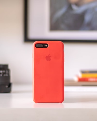 2016年后带红色外壳的iPhone